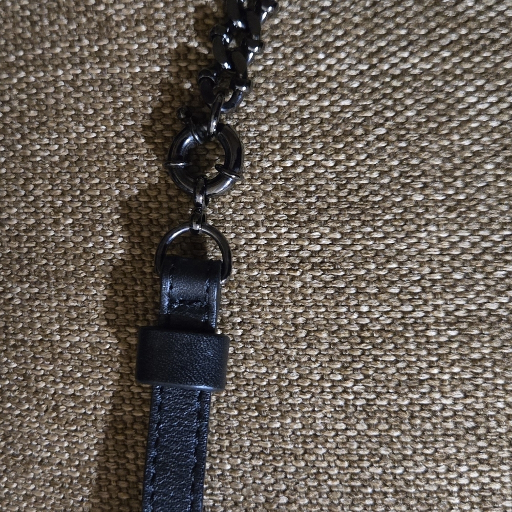 Christian Louboutin Loubiposh Clutch - Picture 13 of 13
